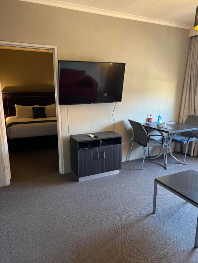 Mantra Pavilion Hotel Wagga Wagga Exteriör bild